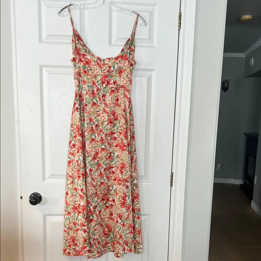 Elegant Cut out  Floral Dress - Picture 5 of 5